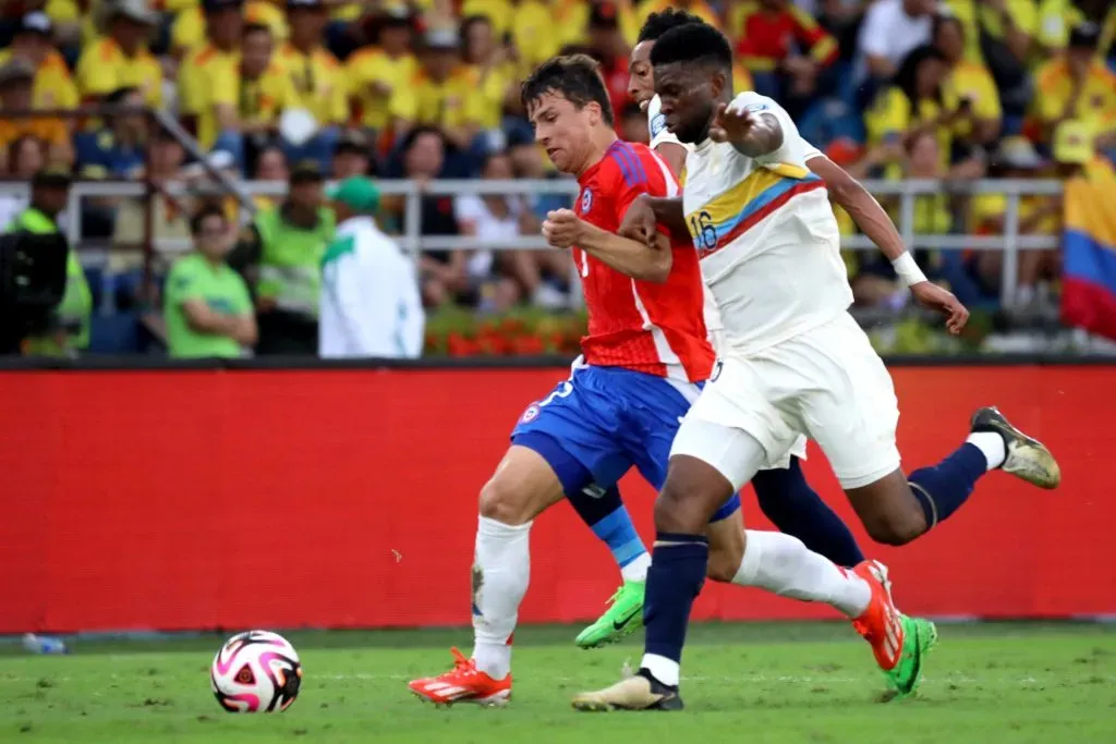 Gonzalo Tapia en la debacle de Chile ante Colombia en Barranquilla. (Vizzor image/Photosport).