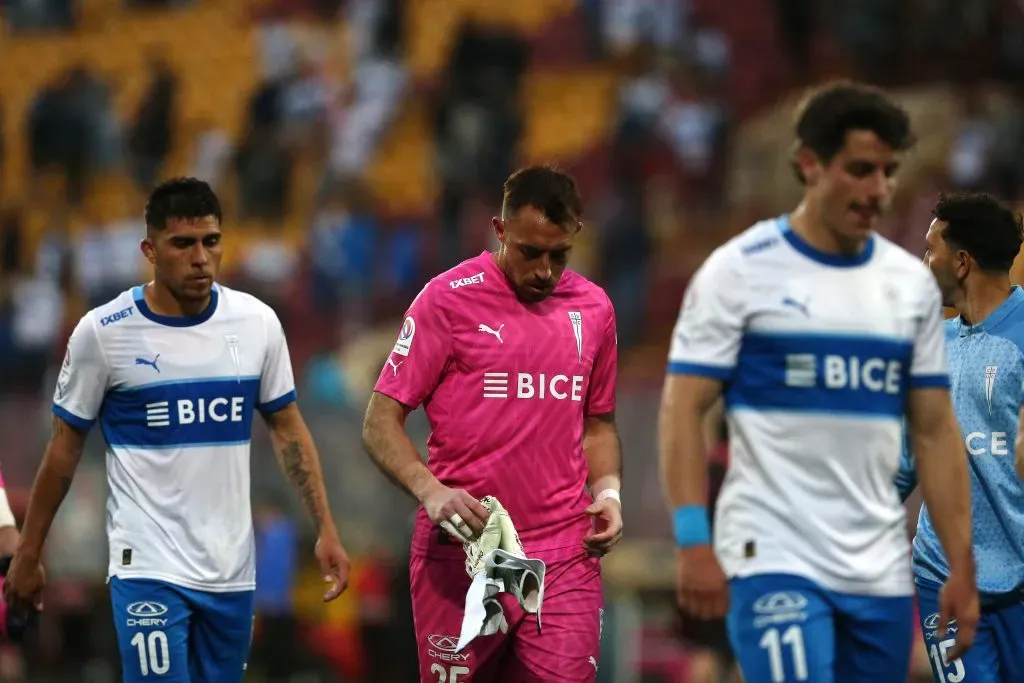 Los históricos de la UC lamentan el momento del equipo. Foto: Javier Salvo /Photosport