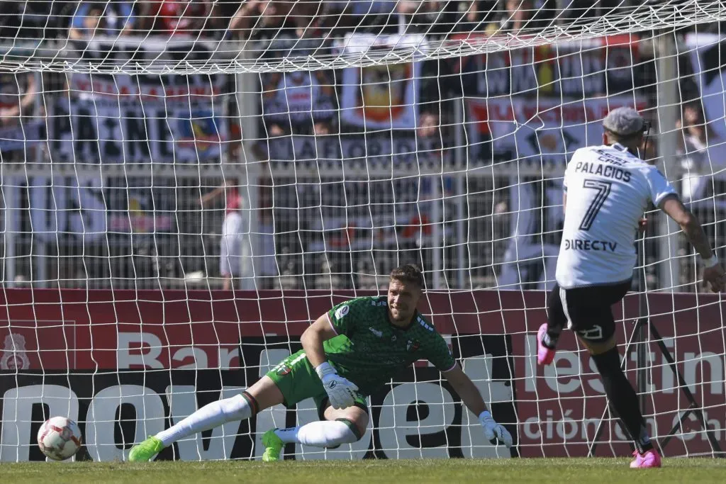 Carlos Palacios anotó el gol del triunfo de Colo Colo ante Palestino. Foto: Photosport.