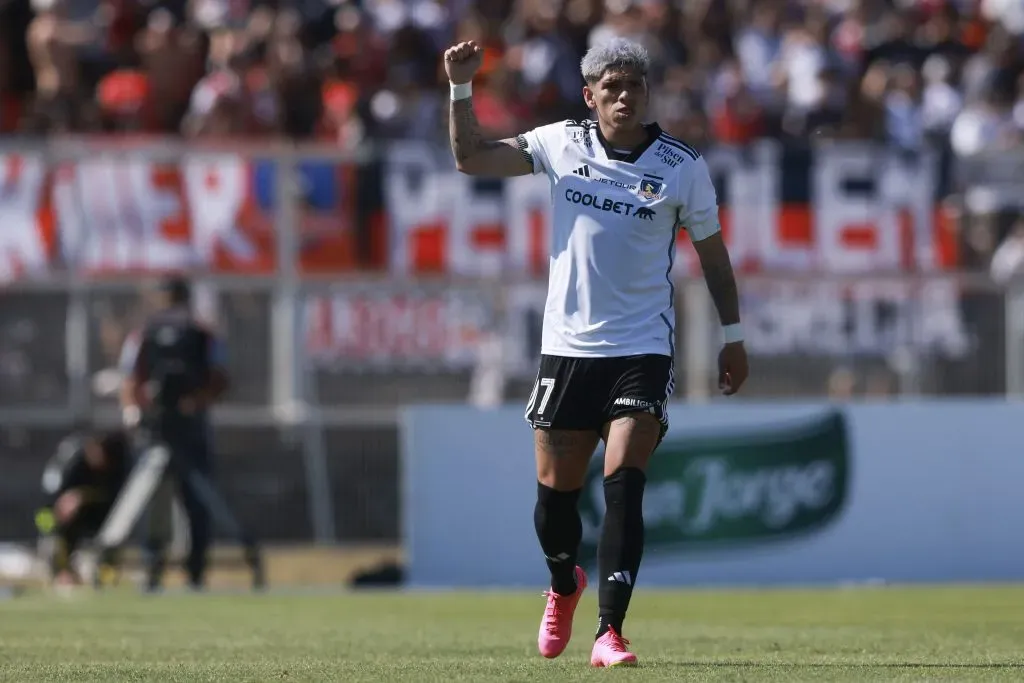 Carlos Palacios anotó el tercer gol de Colo Colo. Foto: Felipe Zanca/Photosport