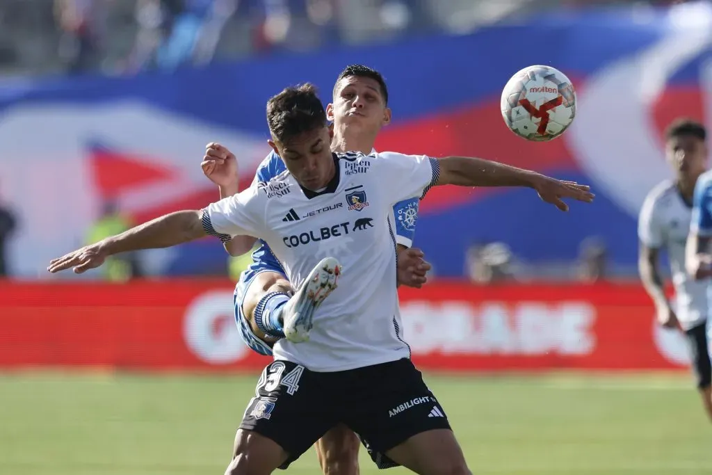 Colo Colo quiere tapar cualquier artimaña de U de Chile. Foto: Pepe Alvujar/Photosport