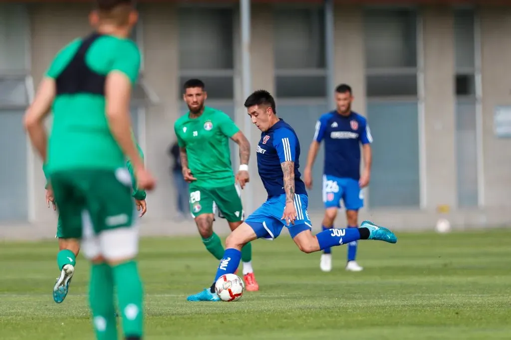 Ignacio Tapia es la gran competencia de Bianneider Tamayo para ser titular. Foto: U de Chile.