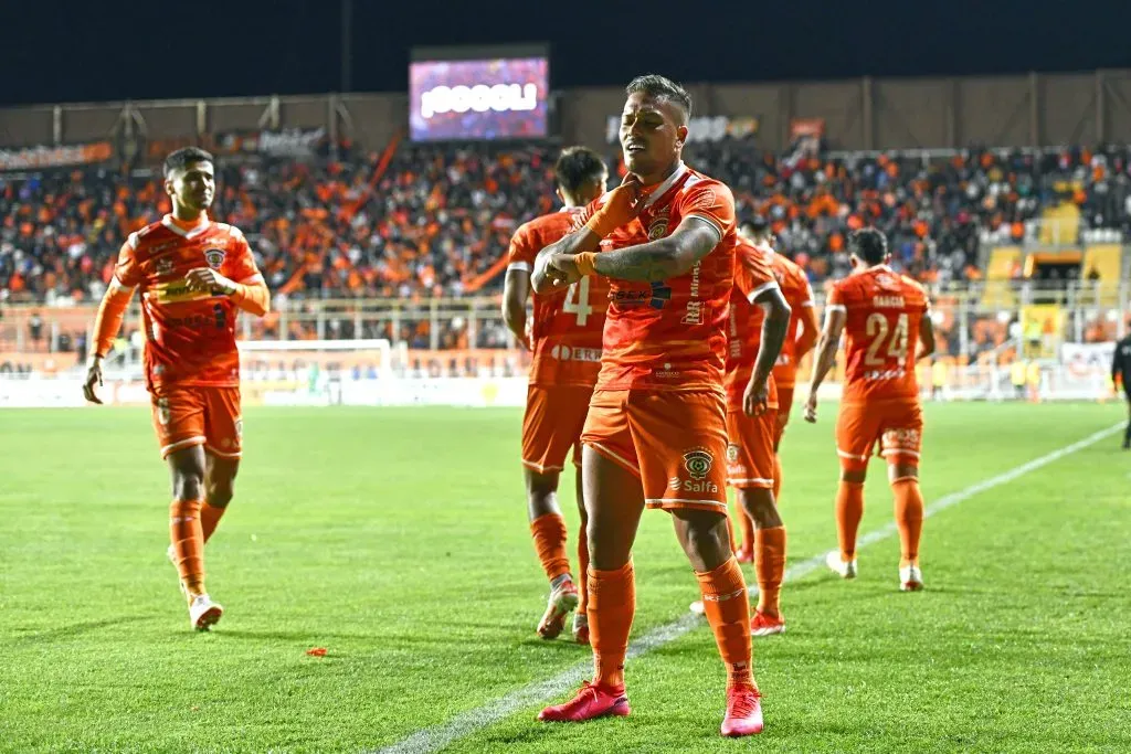 Cobreloa espera estadio lleno ante la UC /Photosport