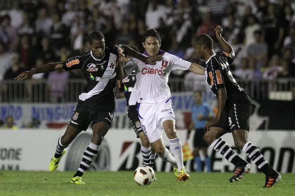 Gustavo Canales fue clave en los siguientes partidos, como ante Vasco da Gama. Foto: FOTOARENA/PHOTOSPORT