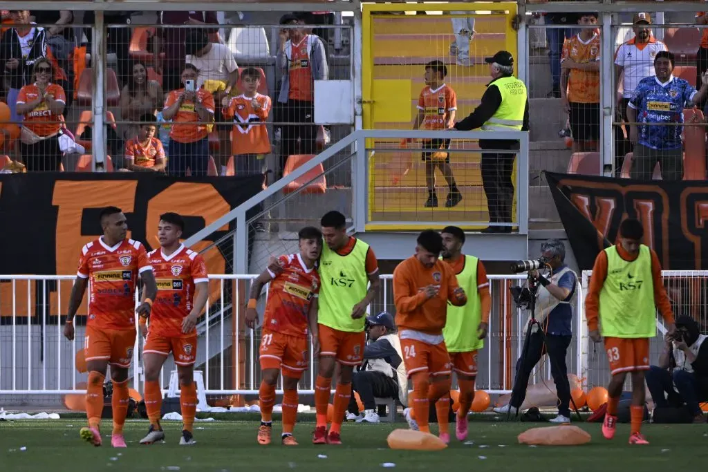 Cobreloa no pudo con Universidad Católica en Calama. Foto: Pedro Tapia/Photosport