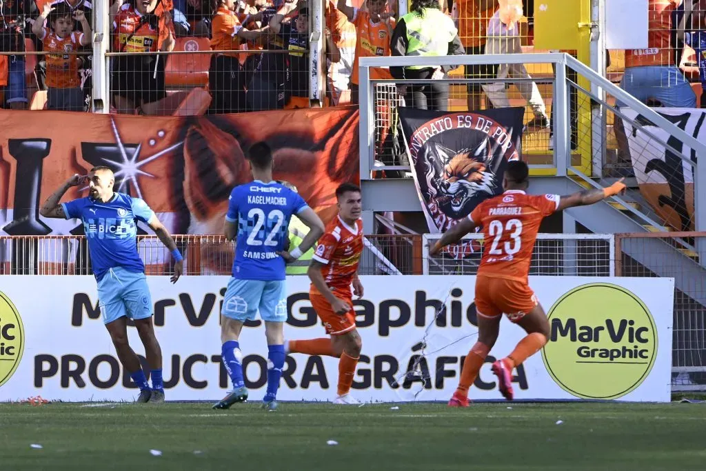 El empate de Cobreloa ante la UC ayudó a Cobresal, pero finalmente Los Mineros y Audax se salvan con goleadas propias.