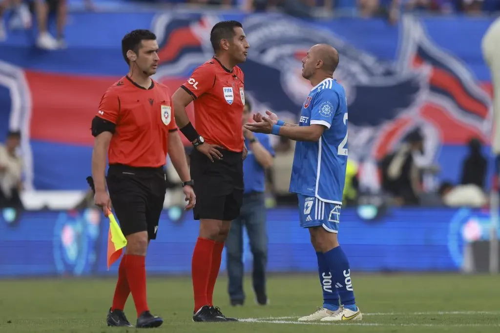 Marcelo Díaz tuvo fuertes palabras contra el árbitro Gilabert y el torneo. Foto: Felipe Zanca/Photosport