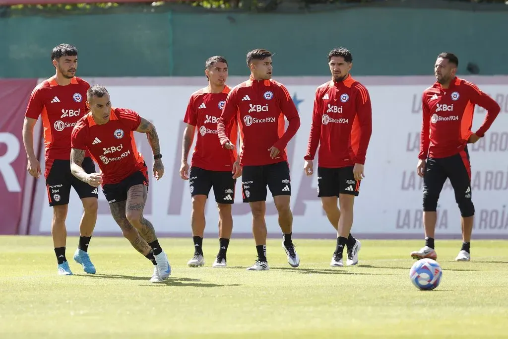 Fabián Hormazábal ha entrenado con los titulares en la Roja. Foto: Carlos Parra / FFCh