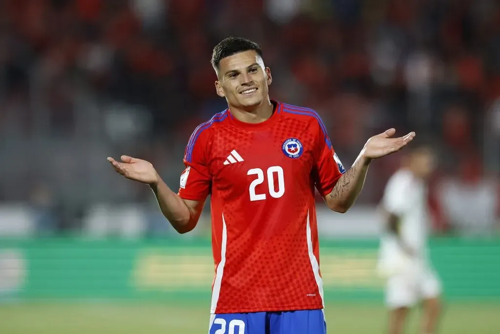 La celebración de Lucas Cepeda en la Roja por las Eliminatorias. Foto: Pepe Alvujar/Photosport