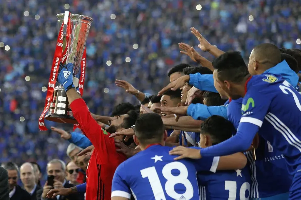 La U ganó el título por última vez en 2017 y, con la Copa Chile de esta noche, cortó una enorme sequía. Foto: Photosport.