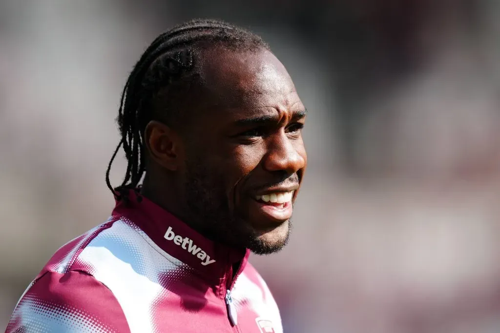 Michail Antonio sufre tras un duro accidente en su auto