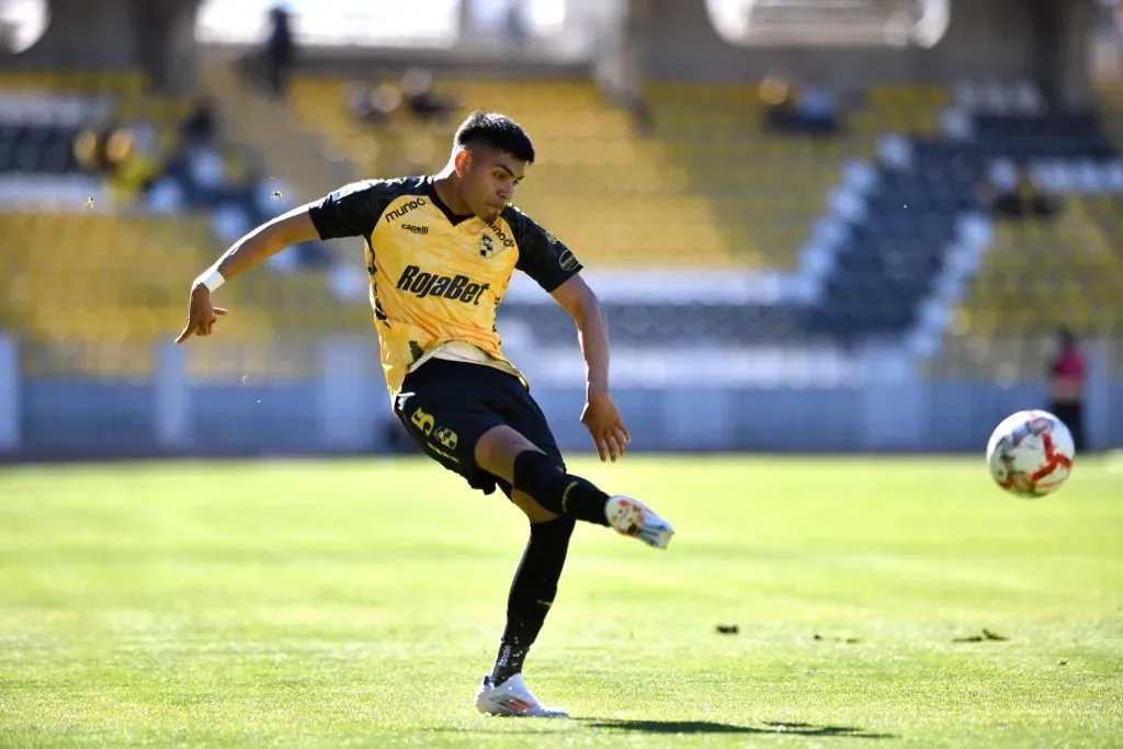 Dylan Escobar firmó por U. Católica. Imagen: Photosport.