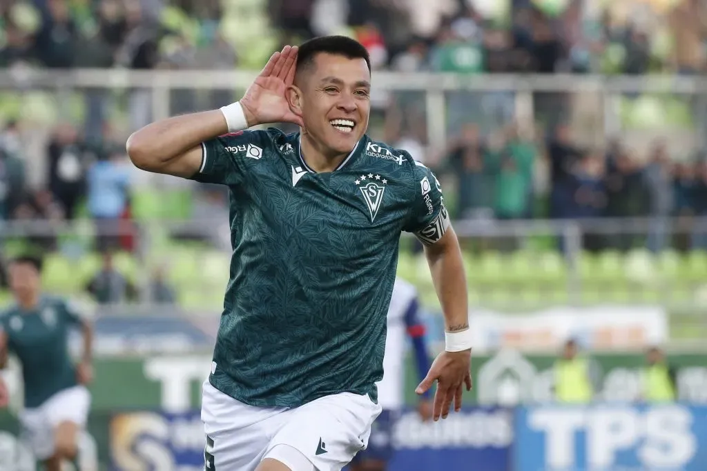 Carlos Muñoz en el puerto / Photosport