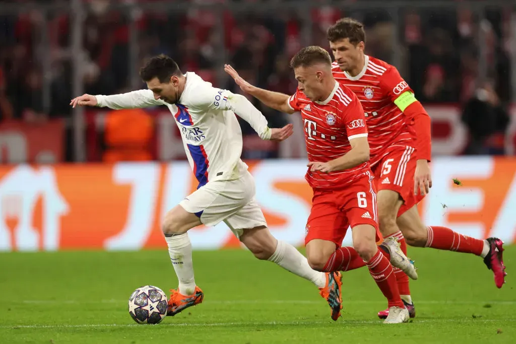 Lionel Messi jugando por el PSG contra Thomas Mueller en el Bayern Munich, UEFA Champions League, marzo 2023, Alemania – Getty