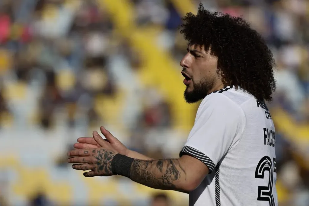 El Peluca Falcón todavía no se integra a los trabajos de Colo Colo. (Andres Pina/Photosport).