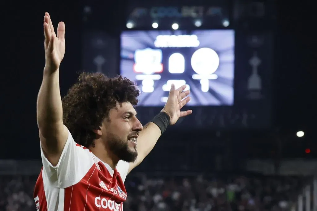 Finalmente, Maxi Falcón se va de Colo Colo.
