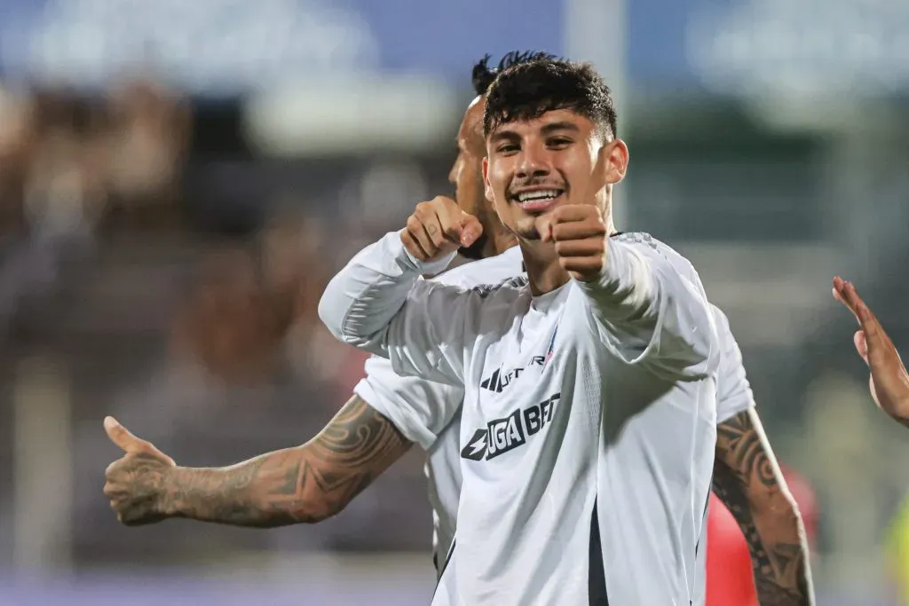 Alexander Oroz anotó contra Huracán en uno de los amistosos de Colo Colo. Imagen: Photosport.