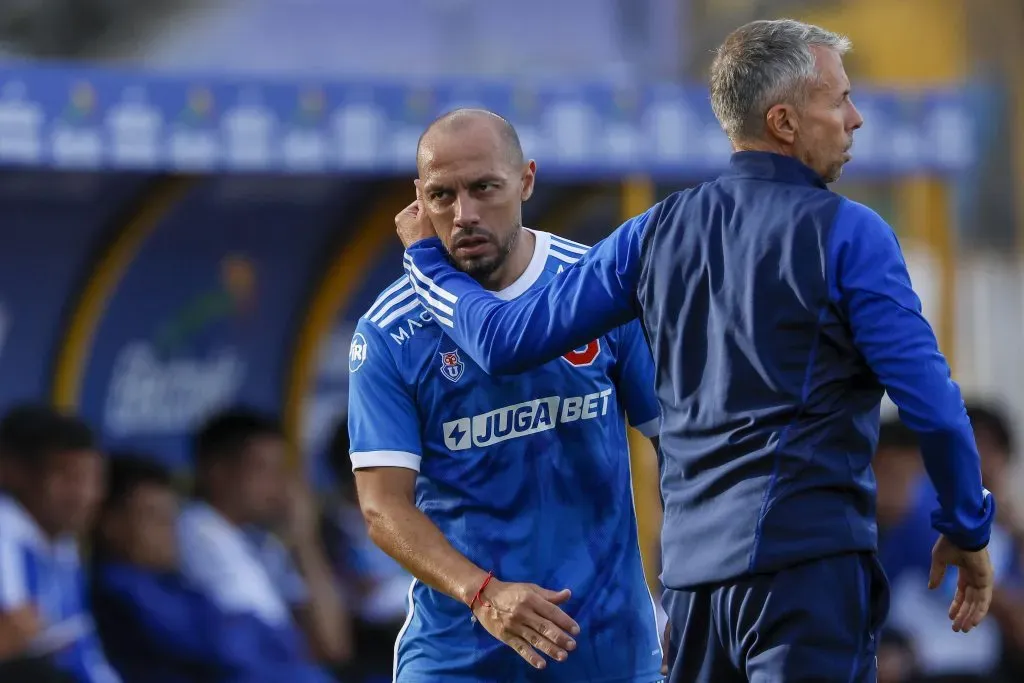 Marcelo Díaz podría ser uno de los perjudicados por los cambios de esquema de Álvarez | Photosport