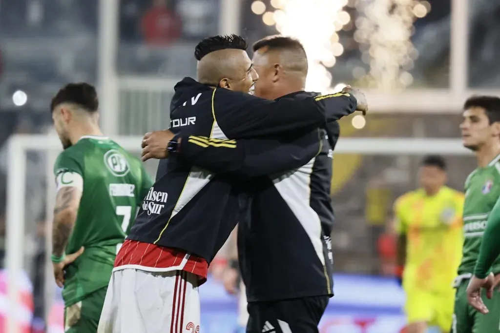 Jorge Almirón le dio todo su respaldo a Arturo Vidal | Photosport