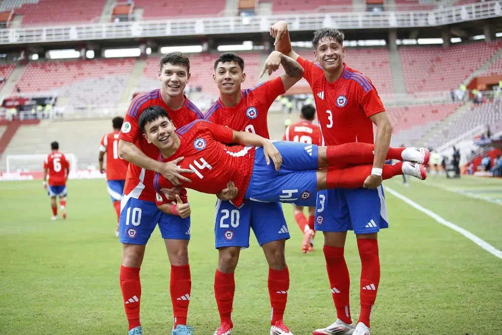 La Roja celebró el triunfo 3-2 contra Perú – Foto: Carlos Parra/FFCH