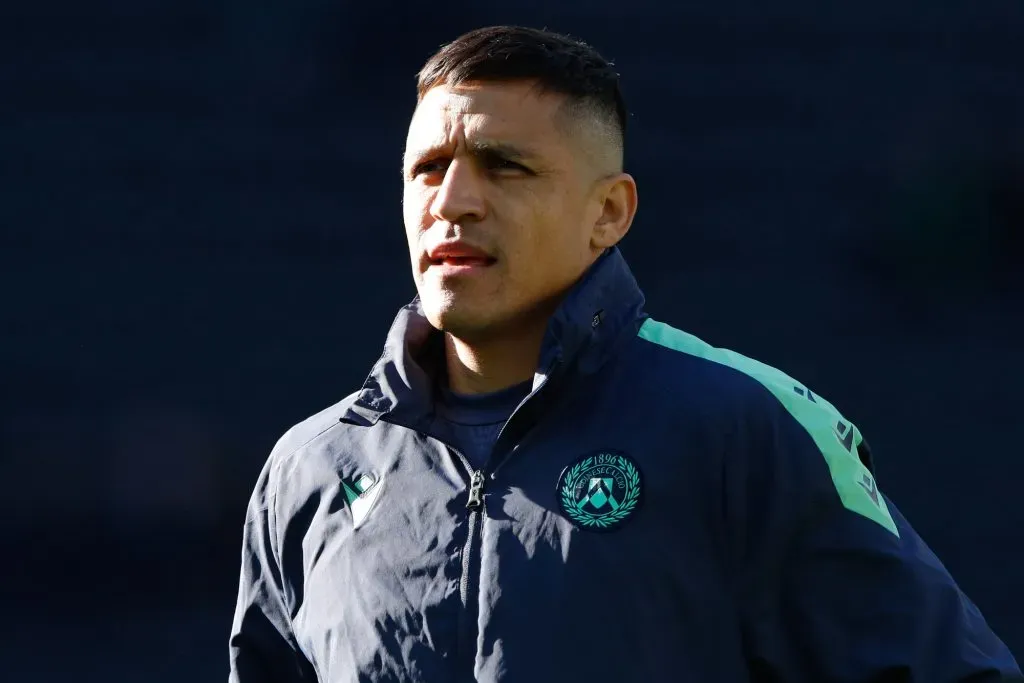 ¿Se sacará el buzo? Alexis y Udinese enfrentan a Venecia este sábado.