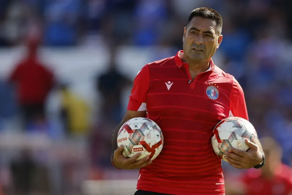 Nelson Tapia también pasó como ayudante y DT interino en Audax Italiano. Foto: Andres Pina/Photosport