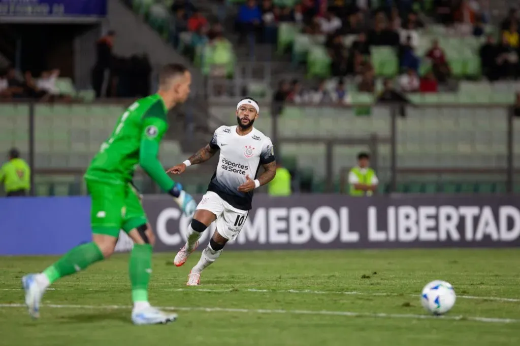 Memphis Depay debutó en Copa Libertadores