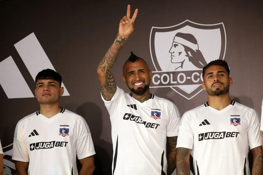 Una pose poética de Arturo Vidal | Photosport