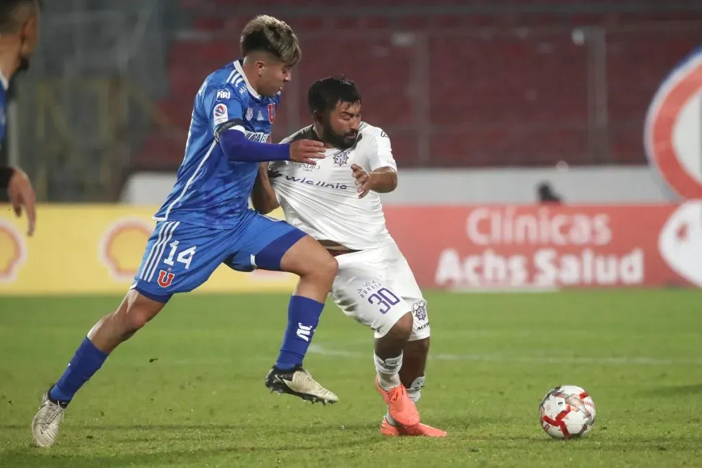 Nicolás Maturana no encuentra equipo tras quedar libre en San Antonio Unido.