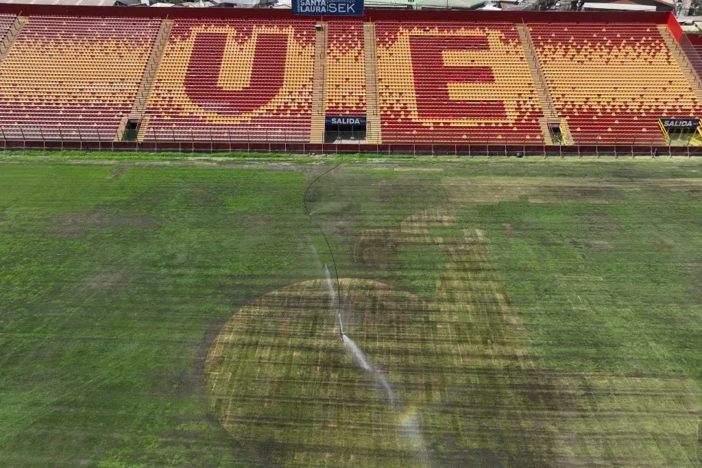 La cancha del Santa Laura llevó a suspender dos partidos en pocos días.