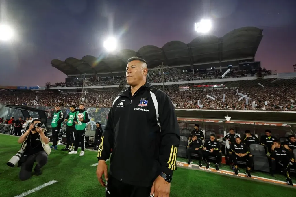 Jorge Almirón quiere volver a meter a Colo Colo arriba.