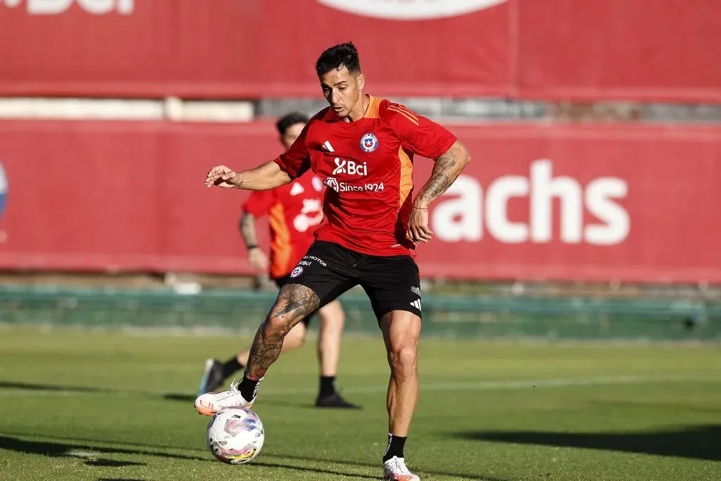 Fernando Zampedri demostró ante Alexis Sánchez su capacidad goleadora. Foto: Photosport.