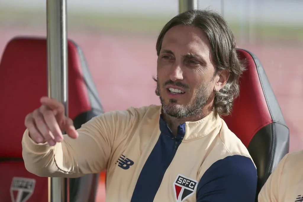 Luis Zubeldía también fue opción para dirigir a la selección chilena, pero su falta de experiencia dirigiendo combinados nacionales lo dejó rezagado en la carrera. | Foto: Getty Images.