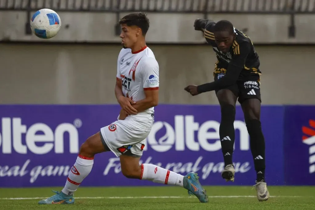 Manley Clerveaux tuvo una gran jugada de peligro para Colo Colo. Foto: Andres Pina/Photosport