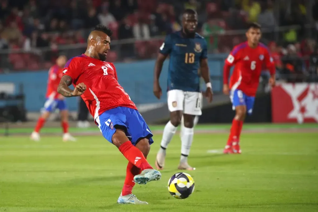 Amargo de Chile contra Ecuador: La Roja más lejos del Mundial.
