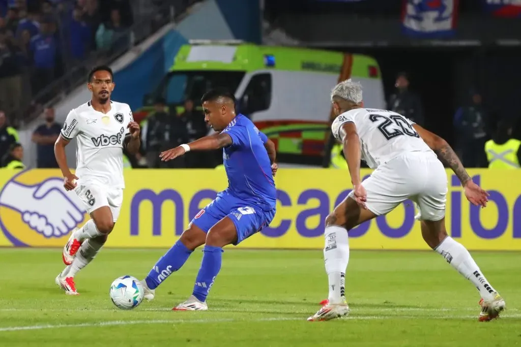 La asistencia de Nicolás Guerra para el gol de Di Yorio en U de Chile en Copa Libertadores. Foto: Jonnathan Oyarzun/Photosport