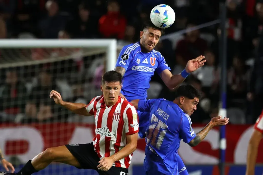 La U derrotó a Estudiantes a domicilio y sumó tres puntos de oro en Copa Libertadores. Foto: Photosport.