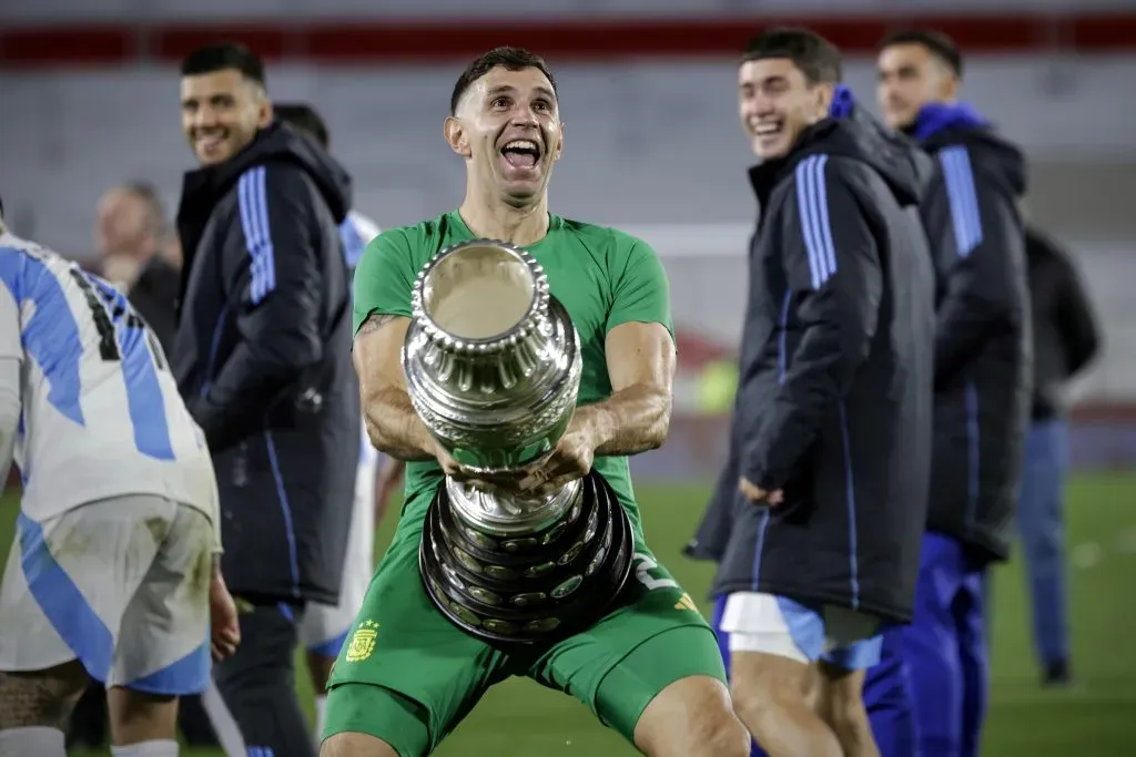 Dibu Martínez /Photosport