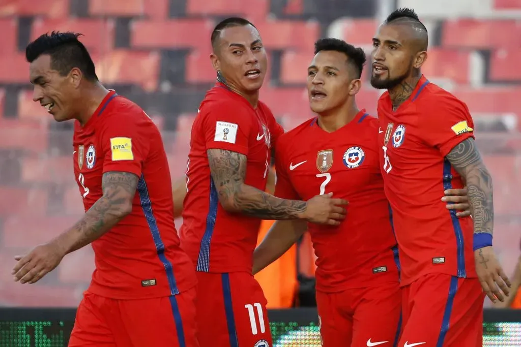 Alexis y Eduardo Vargas llevan varios años en la Selección | Photosport