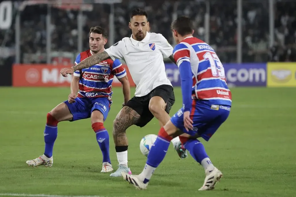 Colo Colo y Fortaleza esperan resolución de Conmebol por su partido