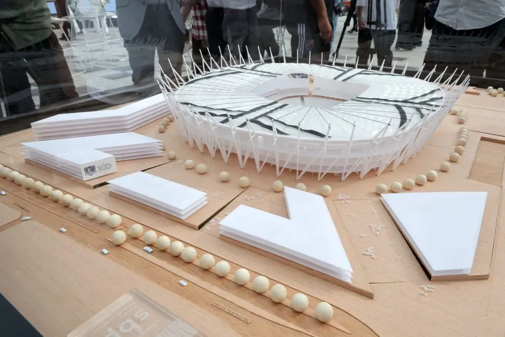 Maqueta de como será el nuevo estadio Monumental durante la Conmemoración del Centenario de Colo Colo – Aton