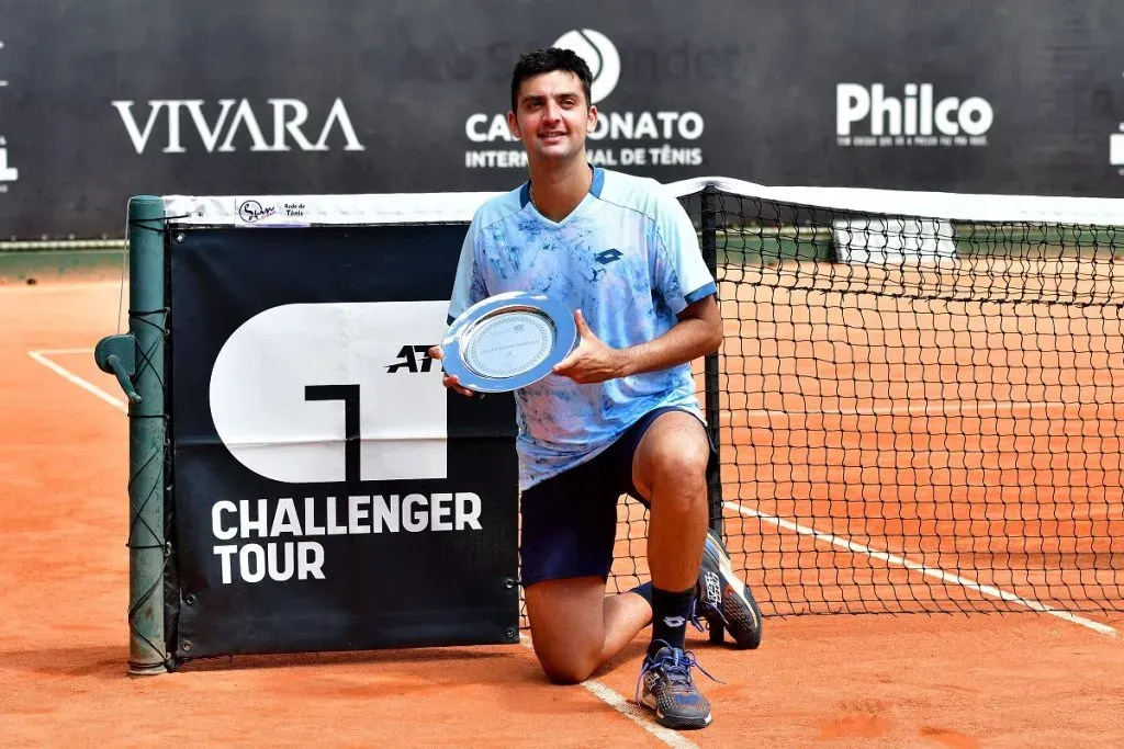 Tomás Barrios tras coronarse en el Challenger de Campinas 2025 (Getty Images).