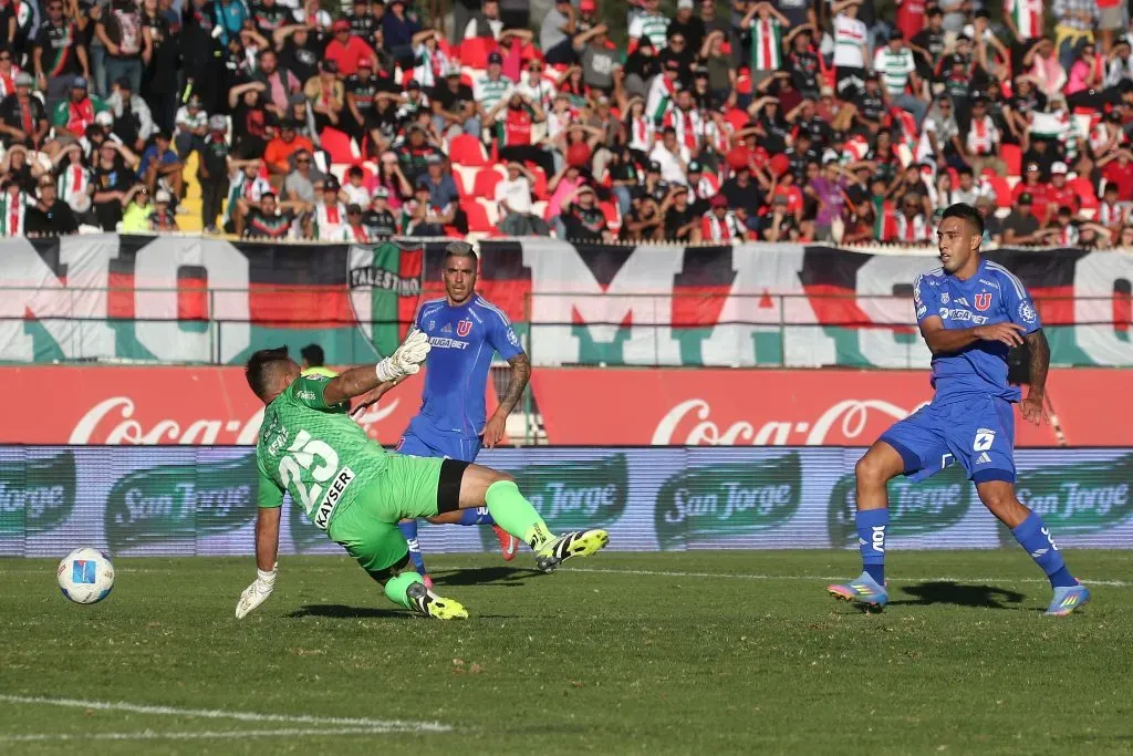 Ambos delanteros ingresaron en el segundo tiempo contra Palestino. Foto: Javier Salvo/Photosport