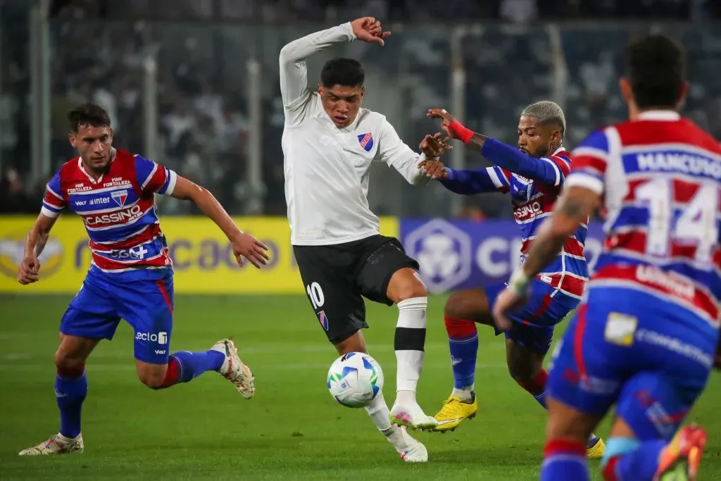 Claudio Aquino no ha logrado llenar el paladar de Colo Colo. Foto: Jonnathan Oyarzun/Photosport