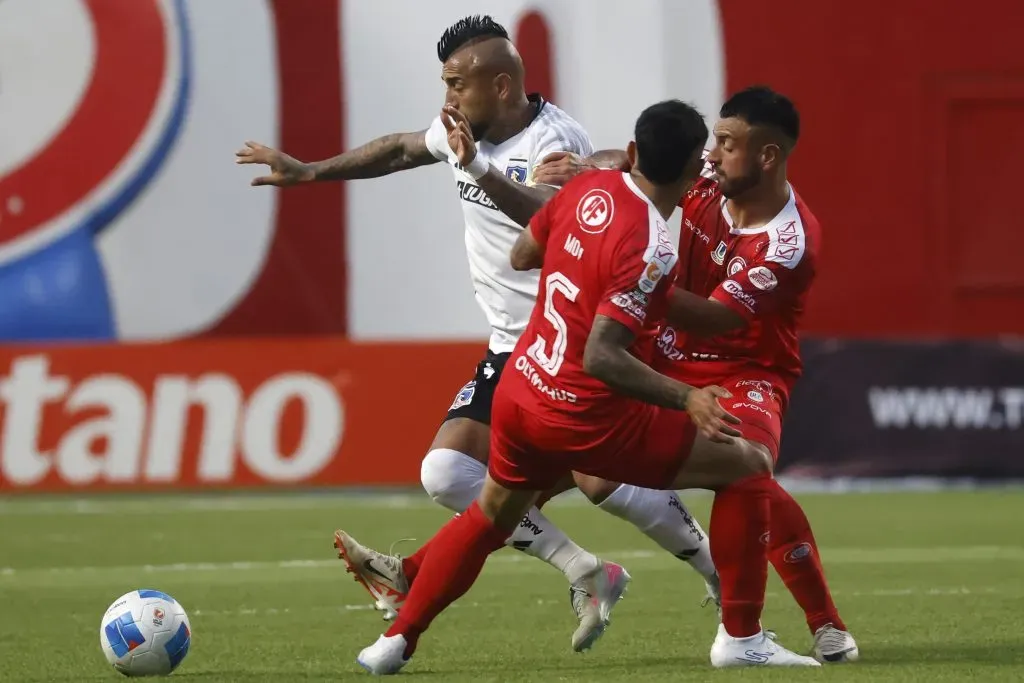 Arturo Vidal jugó todo el partido, pese a demostrar que estaba muy agotado. Foto: Sebastian Cisternas/Photosport