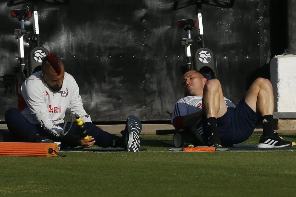 Medel y Vidal en modo playa en la Selección Chilena.