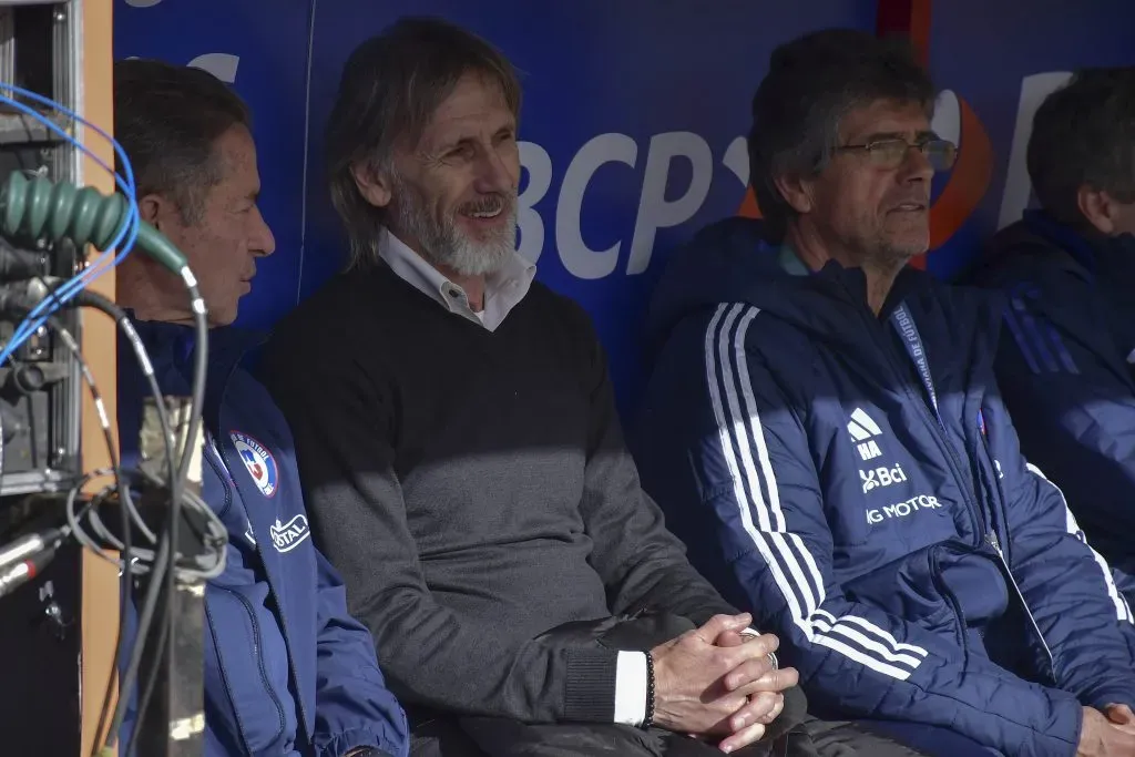Ricardo Gareca se despidió de los jugadores de la Roja. Foto: /Photosport