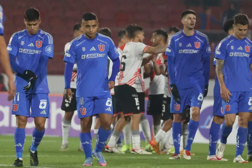 Caamaño acusa al DT de la U de cometer un error de principiante e incongruente en la eliminación de Copa Chile contra Curicó Unido.