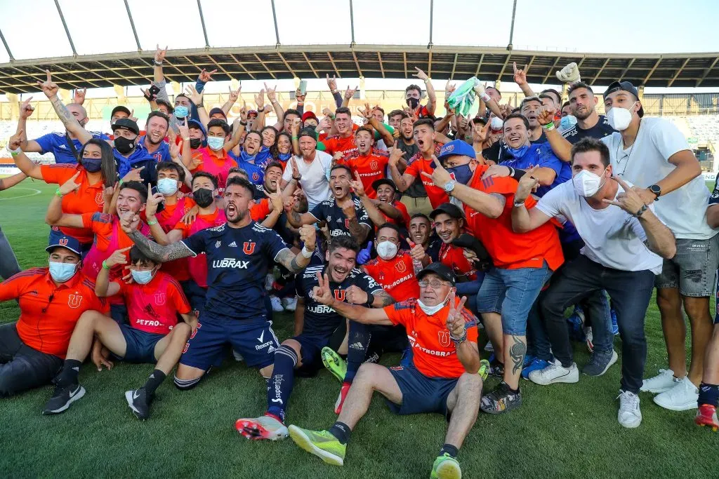 Cristóbal Campos atajó en el duelo que salvó a U de Chile del descenso en 2021. Foto: Jose Alvujar/Photosport