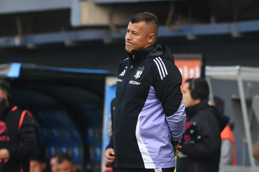 Jorge Almirón ya conversa con Mosa por el tema refuerzos en Colo Colo. Foto: Felipe Zanca/Photosport